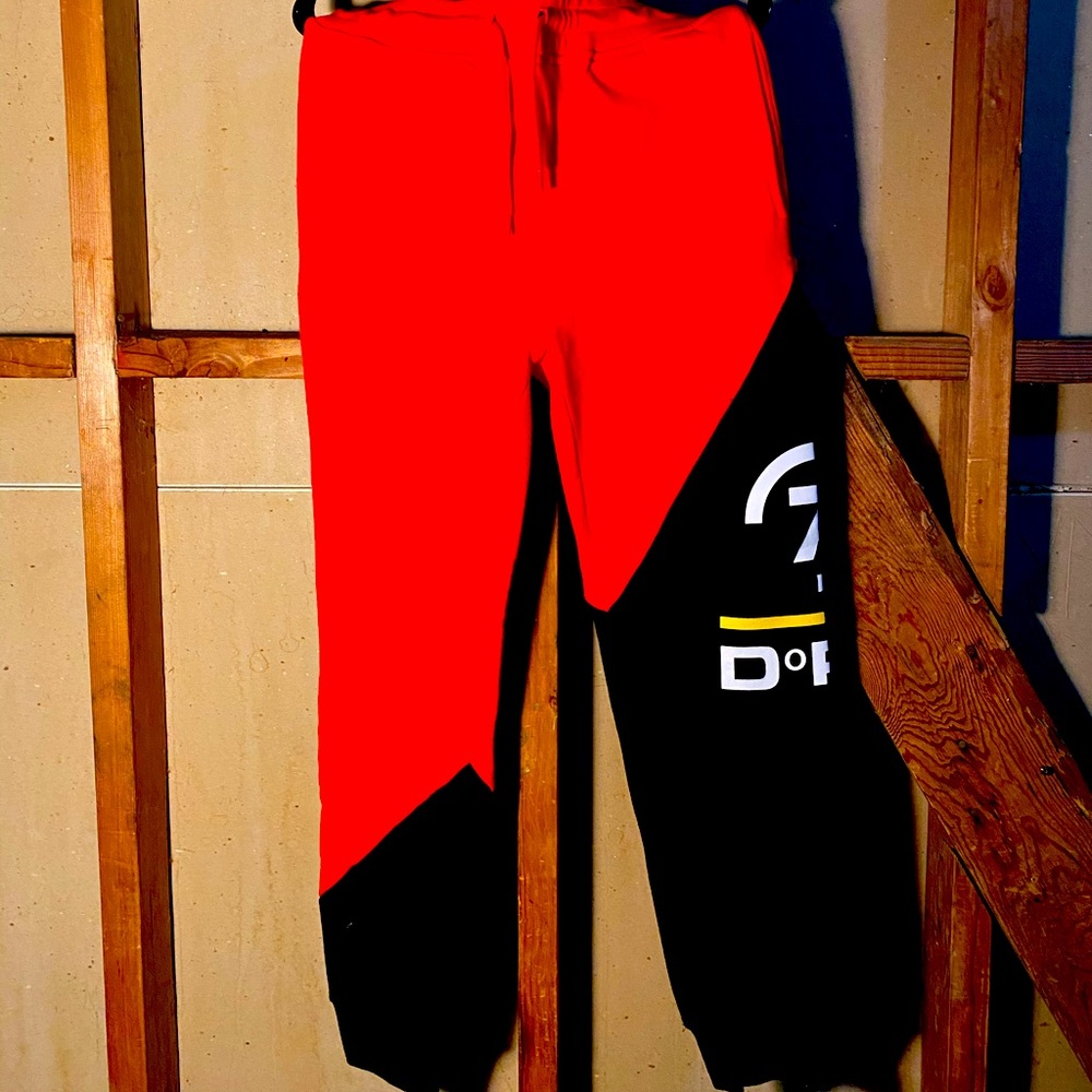 Baggy, drippy sweats